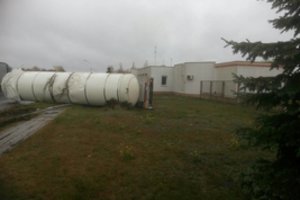 Kalvarijoje apsivertė vilkikas su dujomis