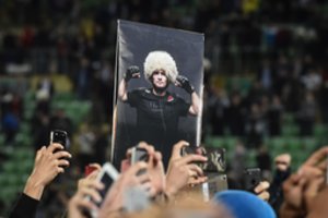 Rusų kovotojas pažėrė kaltinimų H. Nurmagomedovui: „Taip vadinami tik kalėjime prievartaujami vyrai“