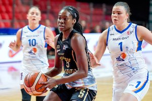 Puikiai po krepšiais kovojusi „Kibirkštis“ įveikė Klaipėdos klubą