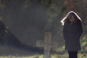 Apleistose kapinėse bijojo paslaptingos moters – po akistatos dabar daro tą patį