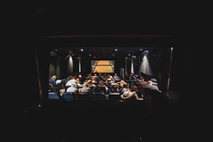 LMTA startuoja nemokamas filmų peržiūrų ciklas „Balkono seansai“