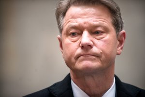 Seimas nesutiko atverti kelio R. Paksui į rinkimus, Konstitucijos pataisos priėmimas žlugo