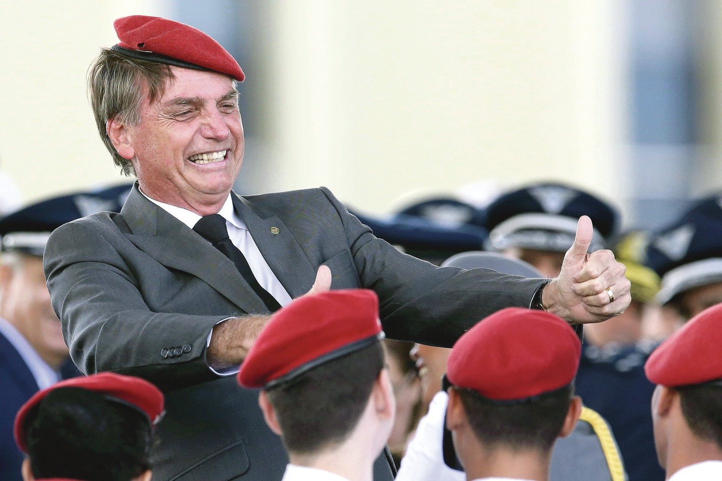 Brazilams nerūpi, kad J.Bolsonaro kalba apie karinės diktatūros privalumus.<br>AP nuotr.