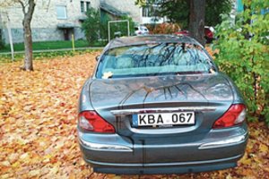 Vilniuje įsisiautėjo maniakas: automobilius bjauroja šlykščiausiu būdu