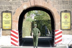 Rusijos tribunolas paliko galioti bausmę už kankinimus nuteistiems saugumo pareigūnams