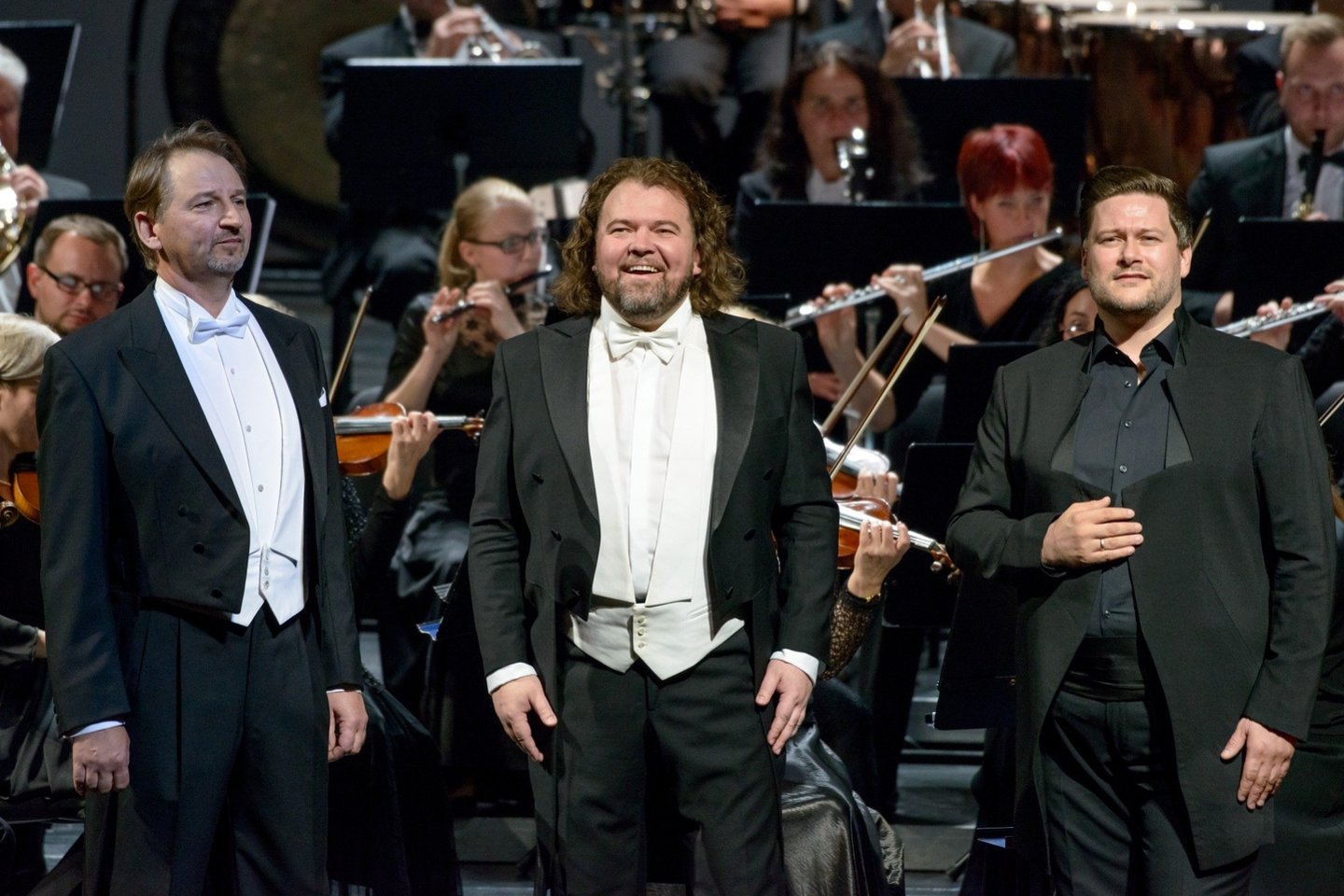  Trys  tenorai (iš kairės) A.Drevinskas, V.Vyšniauskas ir M.Vitulskis koncerte „Dedikacija“.<br> M.Aleksos nuotr.