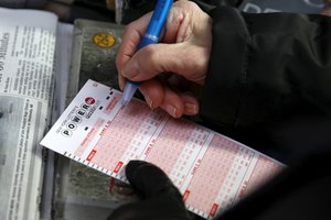 Amerikoje du laimingieji „Powerball“ loterijoje laimėjo 750 mln. JAV dolerių
