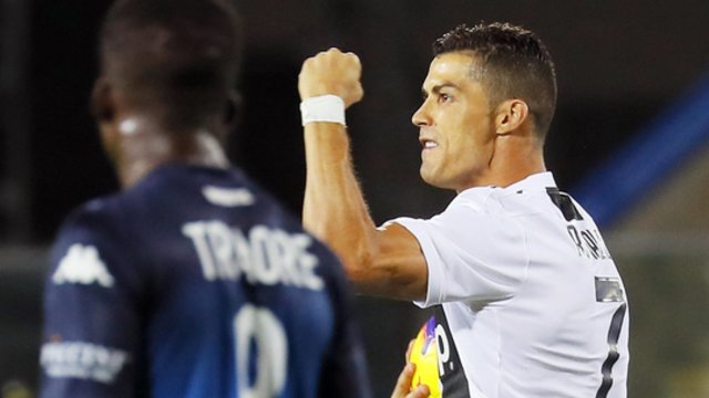 Cristiano Ronaldo dviem įvarčiais apsaugojo Turino „Juventus“ nuo nemalonumų