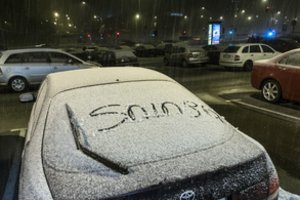 Žiema jau beldžiasi į langus: dalį Lietuvos nuklojo sniegas