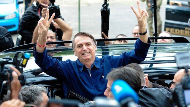 Brazilijos prezidento postą iškovojo kraštutinių dešiniųjų pažiūrų politikas
