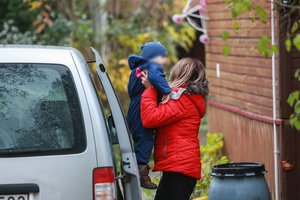 Siekiant išvengti Kauno šeimos dramos pasikartojimo, planuoja vaiko teisių darbuotojų darbą filmuoti