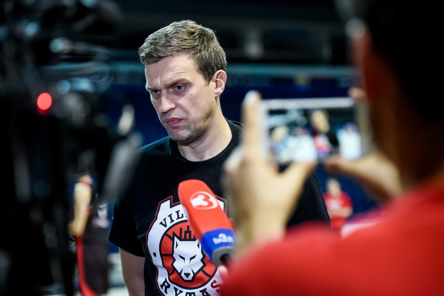 D.Adomaičiui daug kartų teko kalbėti apie M.Harriso problemas.<br> D.Umbraso nuotr.