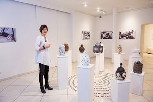 Poetiška keramikė savo darbais keičia požiūrį į atsisveikinimo ritualus