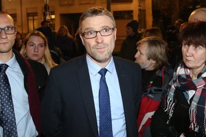 Į mitingą reikalauti stabdyti smurtą prieš vaiką ir šeimą žmonės rinkosi iš visos Lietuvos