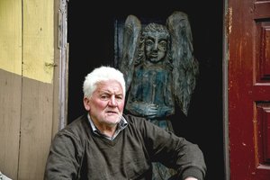 Geriausias Lietuvos kryždirbys neša savąjį gyvenimo kryžių