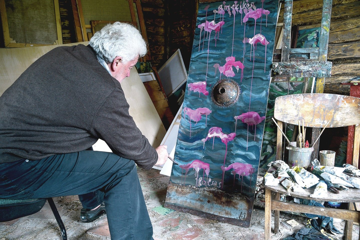  Kryždirbys ir tapytojas A.Judickas gyvena ir kuria Dauguose. <br>V.Ščiavinsko nuotr.