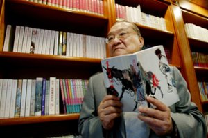 Sulaukęs 94 metų mirė kinų literatūros milžinas Louisas Cha