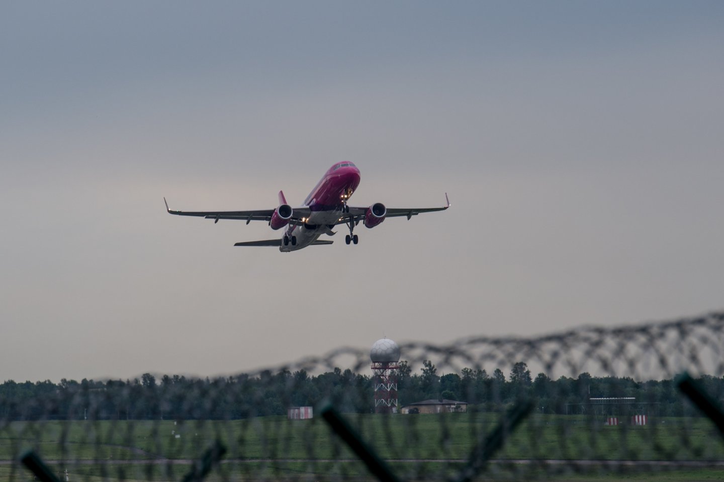 Su šiuo nauju maršrutu „Wizz Air“ siūlo dvi kryptis iš Vilniaus į Ukrainą.<br>V.Ščiavinsko nuotr.