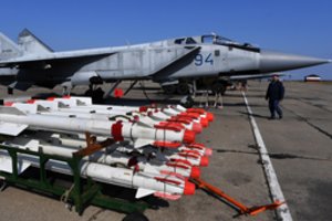 Rusija surengs daugiau raketų bandymų netoli Norvegijoje vykstančių NATO pratybų zonos