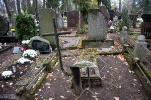 Bendravimas su išėjusiais anapilin: kunigas pasakė, kada gerai ir išėjusiai sielai 