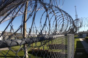 Už kyšį – ilgi metai kalėjime: taip tikisi įbauginti ir imančius, ir duodančius