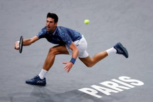 Novakas Džokovičius ir Roger Federeris iškopė į ATP turnyro Paryžiuje ketvirtfinalį 