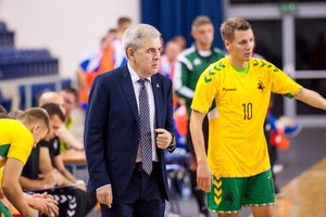 Salės futbolo rinktinės treneris – apie pralaimėjimus ir istorinį šansą