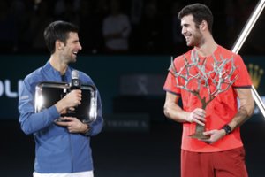 Turnyre Paryžiuje įvyko sensacija: rusas finale nugalėjo N. Džokovičių