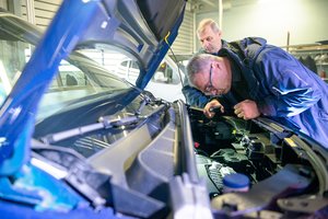 Neįprastoje vietoje pristatytas į Lietuvą atvykęs „Opel Combo“