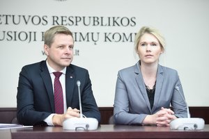 Naują politinės karjeros puslapį verčiančiam Remigijui Šimašiui – nemalonios žinios