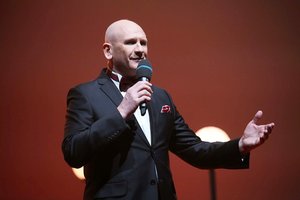 Edmundas Kučinskas prisipažino: norėdamas įrodyti savo meilę buvo atsikandęs stiklinės taurės