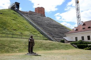 Kauniečiai užtikrino: „Gedimino pilis žemyn nenugarmės“