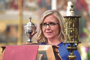 Dievą paneigęs Stephenas Hawkingas dukteriai neleido rašyti apie ateivius