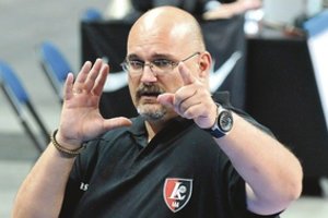 Prieš mūšį su „Žalgiriu“ A. Džikičius prisiminė „Lietuvos rytą“: „Nereikėjo J. Valančiūno lyginti su Sabu“