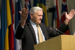 Naują knygą pristatantis Valdas Adamkus: „Politika be moralės veda į aklavietę“