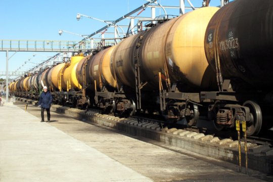 Nerimas dėl ekonomikos nusmukdė naftos kainas