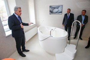 Po 22-ejus metus užtrukusių darbų Kaune duris atvėrė atnaujinti Krikščioniškieji gimdymo namai 