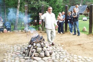Šalia kandidato į Lietuvos prezidentus Arvydo Juozaičio atsirado įdomus žmogus