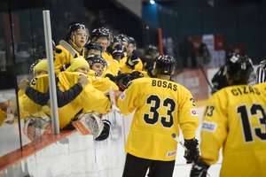 Trečioji ledo ritulio šventės Vilniuje diena: iki broliško finalo – du žingsniai