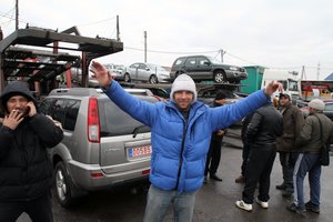 Daugiausiai automobilių Lietuvoje turintis vyras atskleidė nematomą pusę: „Ir ką tu jiems padarysi?“