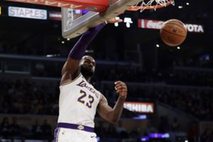 „Lakers“ komanda įsibėgėjo: po L. Jameso dėjimo iškovojo dar vieną pergalę