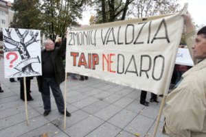 Mokytojai streikuoja dėl etatinio darbo apmokėjimo