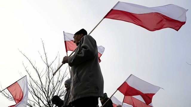 Lenkijos nepriklausomybės šimtmečio eisenoje – nacionalistų šūkiai 