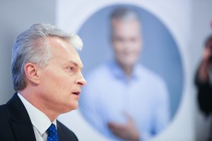 Prezidento posto siekiantis G. Nausėda prabilo apie emigrantus: „Valstybė išdavė žmones“