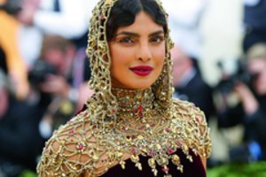 Bolivudo gražuolei Holivude prasimušti padėjo stipri valia ir geros manieros