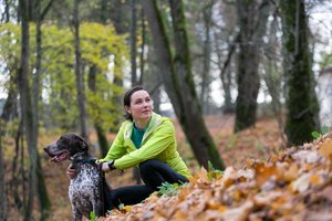 Ultramaratonininkė Viktorija Tomaševičienė su šuniu nubėga ir 50 kilometrų