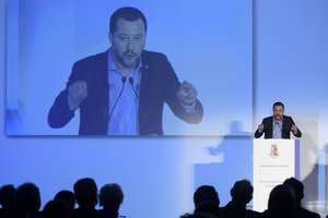 Italai priešinasi iš paskutiniųjų – biudžetą žada ginti lyg regbio mače