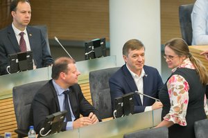 Įvardijo daugiausia ir mažiausiai dėmesio sulaukusius politikus