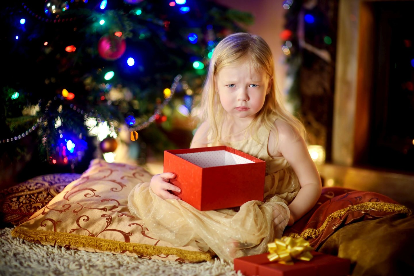   Psichologai žaislų karštinių nesmerkia, tačiau pataria, kas gali nutikti, jei jūsų atžalos po šventine eglute ras ne tai, ko prašė iš Kalėdų senelio.<br> 123rf nuotr. 