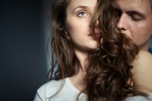 Vedusio vyro meilės apsvaiginta moteris: „Kaip paaiškinti jo elgesį?“